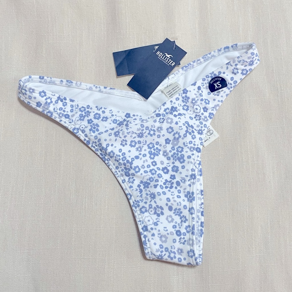 Hollister BRAND NEW Baby Blue Floral Bikini Bottoms